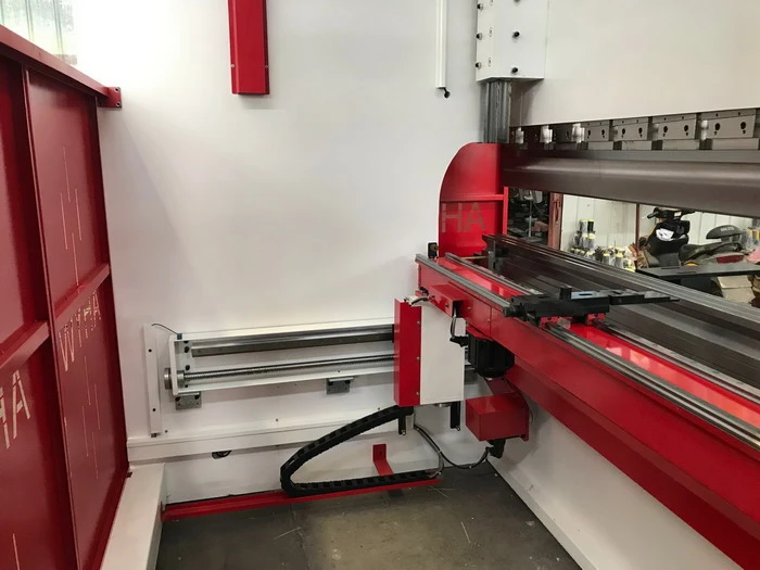 Yawei 300T4M XR CNC auto press brake back gauge delem da58t lasersafe iris guarding product-700-525