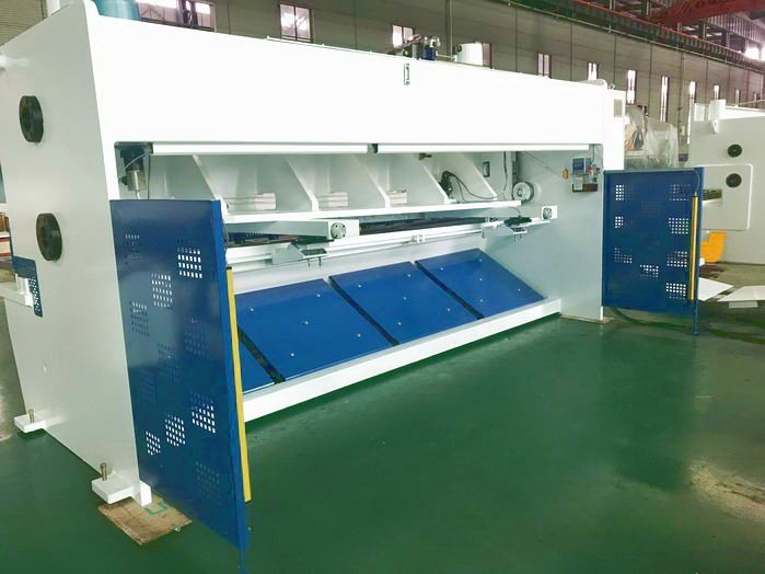AHYW Yawei half inch mild steel metal guillotine shear cutting machine DAC360T Manufacture