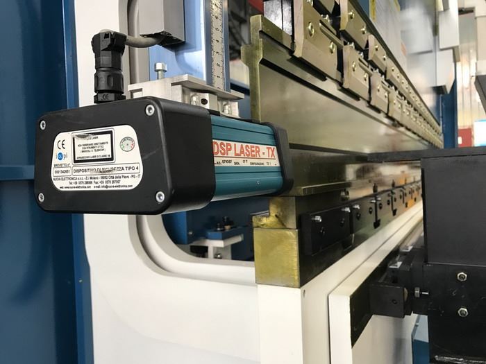 Italy made DSP MCS Laser guarding for China Yawei PBH PBC 110T 130T3M CNC PRESS BRAKES DELEM DA58T Graphical controller